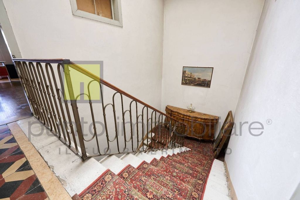 Luxury House for sale in Ponte Delle Torricelle, Padua, Veneto - More