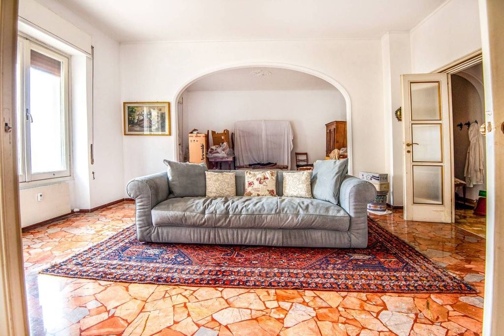 3 bedroom luxury Apartment for sale in Viale Nazario Sauro, Genoa, Provincia di Genova, Liguria - Altro