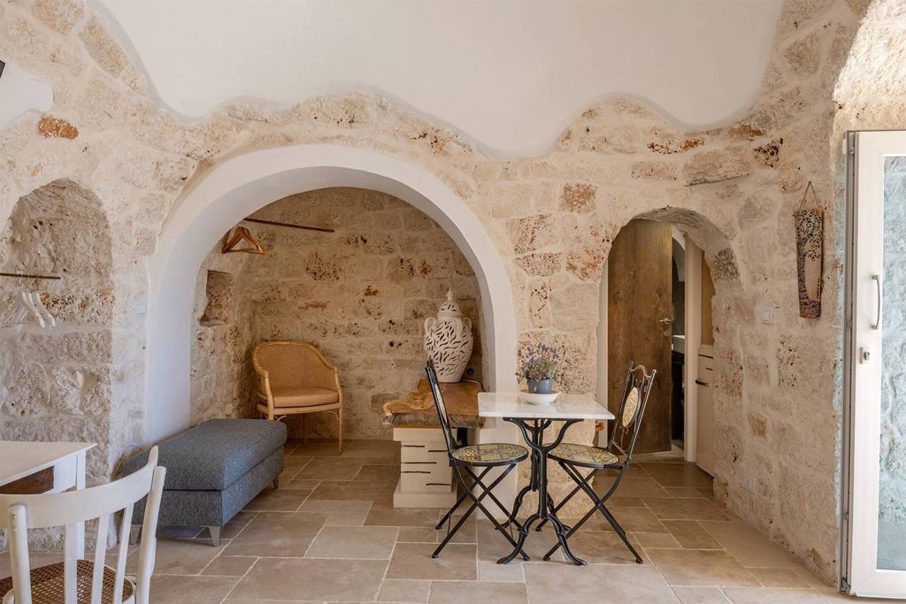 7 bedroom luxury Villa for sale in Contrada Cervarolo, snc, Ostuni, Apulia - More