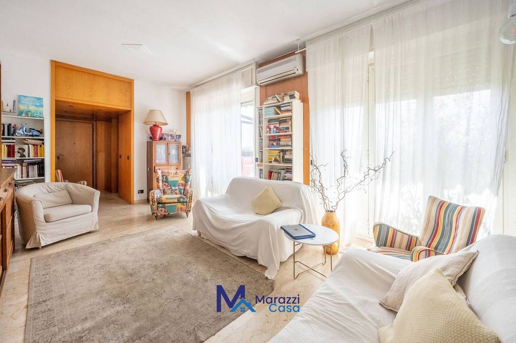 3 room luxury Flat for sale in Viale Certosa, 121, Milan, Lombardy - Altro