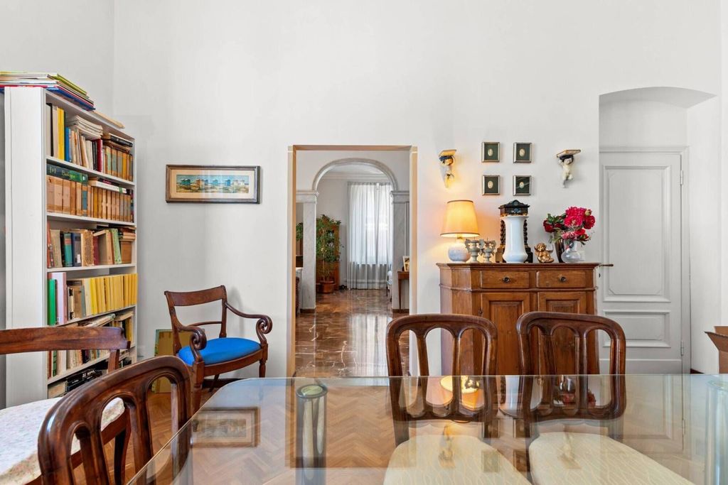 Luxury Apartment for sale in Viale Belfiore, 6, Florence, Tuscany - More