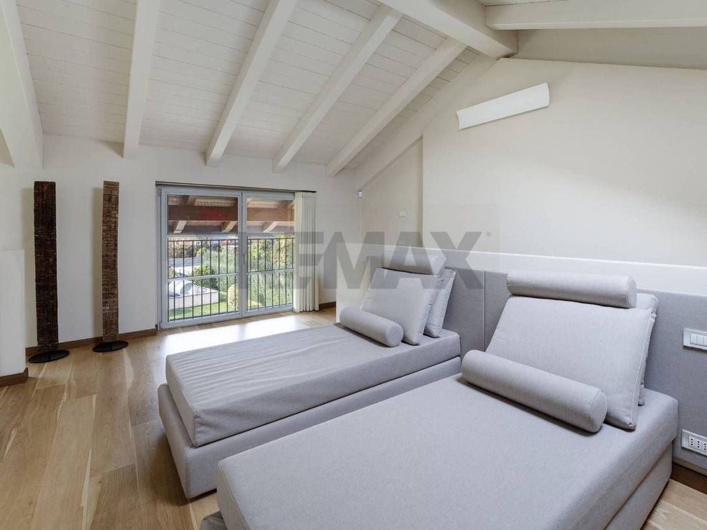 5 room luxury Apartment for sale in Via Sant'Isidoro, Bogogno, Piedmont - Altro