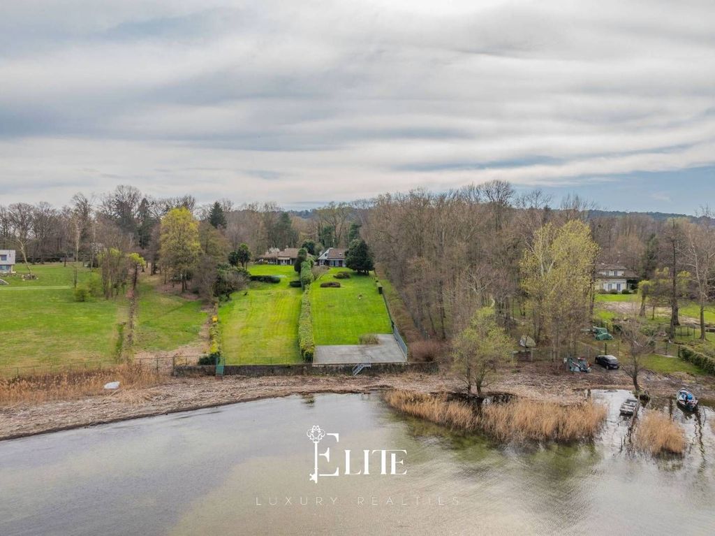 4 bedroom luxury Villa for sale in Via Luigi Cadorna, 1598, Ispra, Provincia di Varese, Lombardy - More
