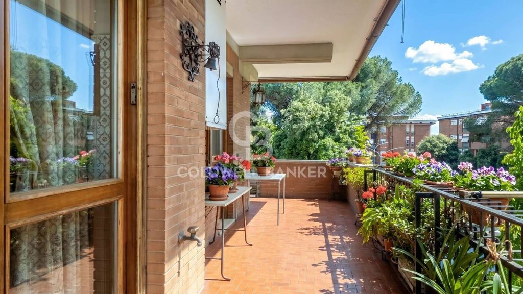 3 bedroom luxury Flat for sale in Via Cavriglia, Rome, Latium - Altro