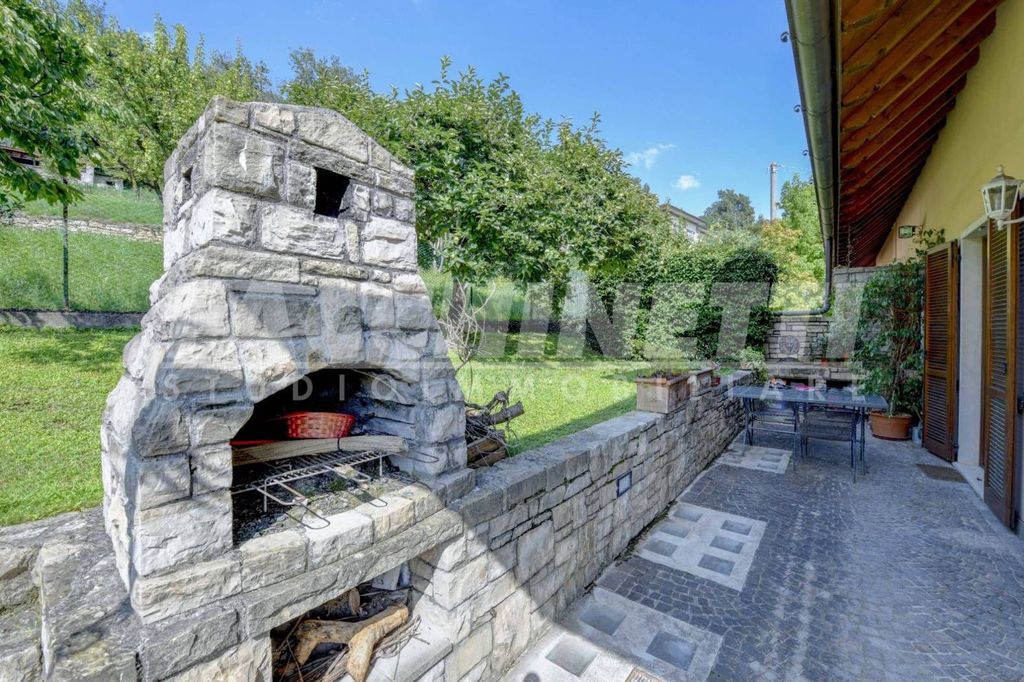 4 room luxury Villa for sale in Via Montecucco, 13A, Brescia, Provincia di Brescia, Lombardy - More