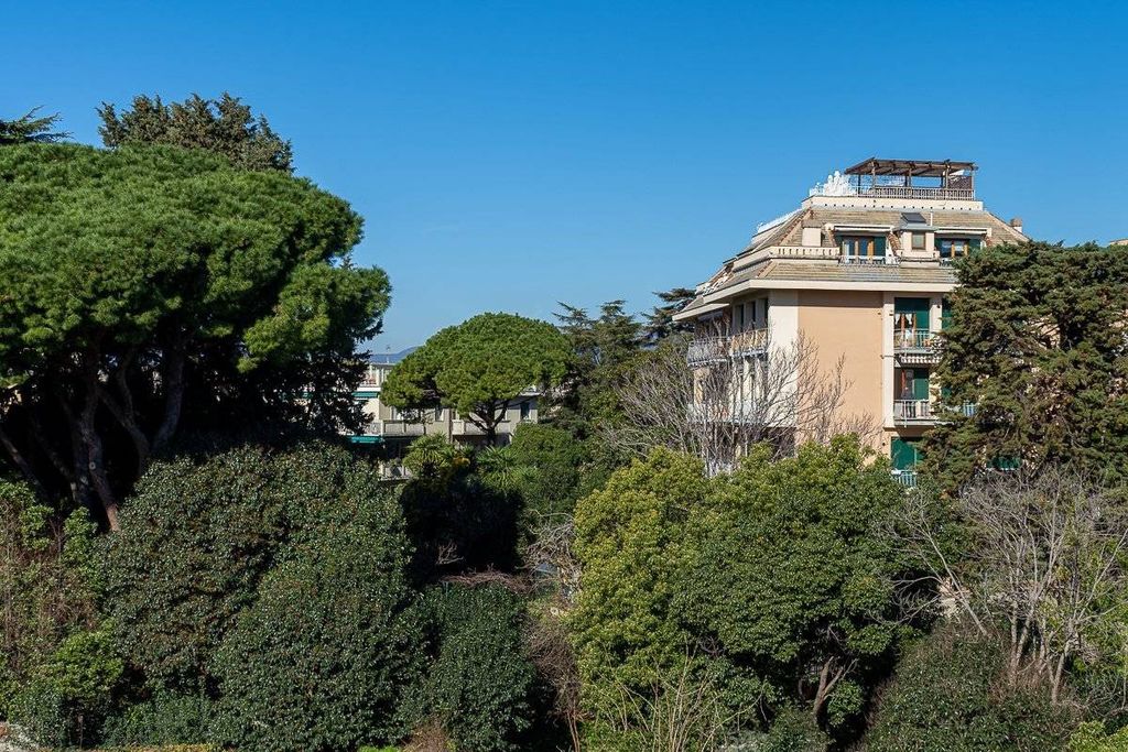 3 bedroom luxury Flat for sale in Via Vassallo, 9, Genoa, Liguria - Altro