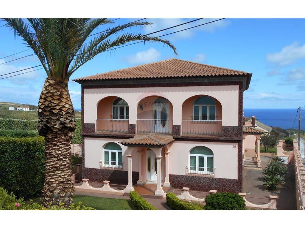 Luxury T4 bedroom Detached House for sale in Ponta Delgada, Região