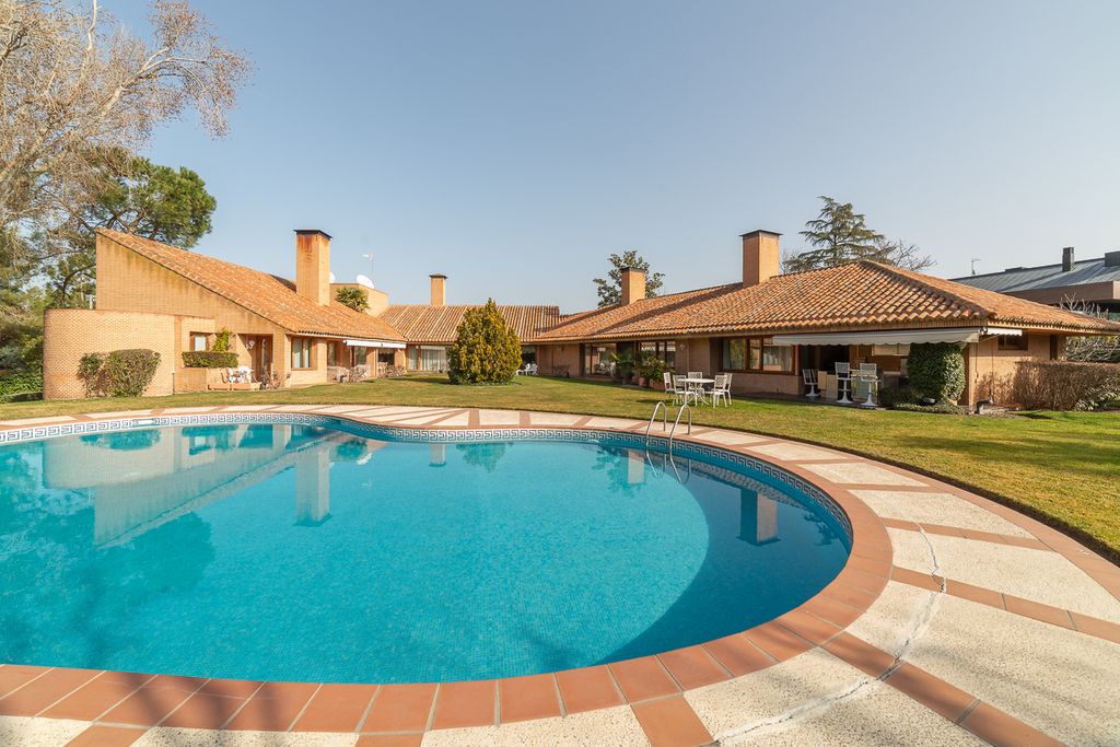 7 bedroom luxury House for sale in La Moraleja, Madrid, Province of