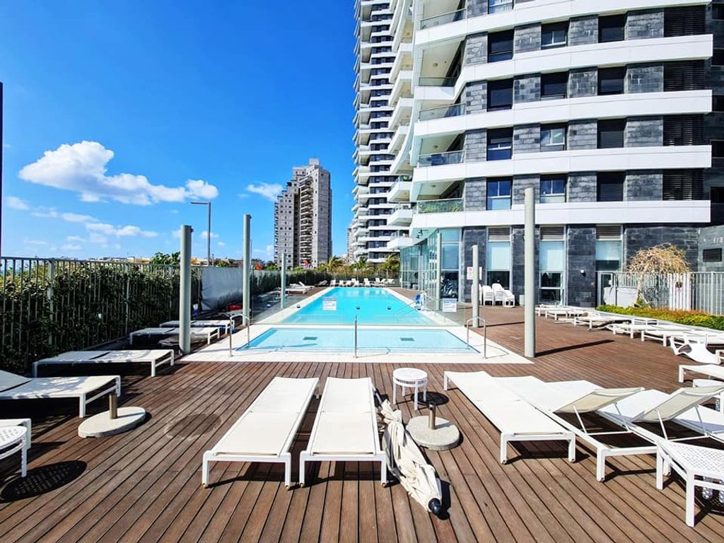 2 room luxury Apartment for sale in Yosef Lapid 3, Netanya, Central