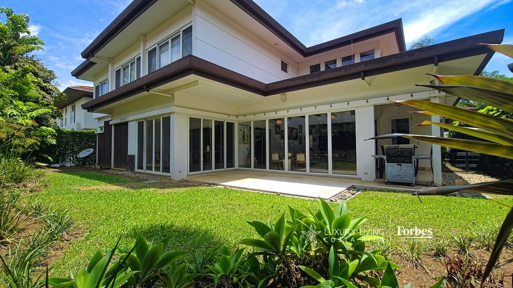 Особняк 488 м2 в Продажа Hacienda del Sol, Santa Ana, Provincia de San José