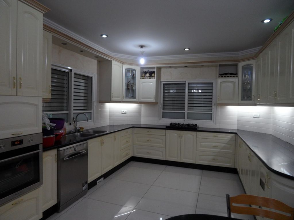 6 bedroom exclusive cottage for sale in Petah Tikva, Israel 21967121