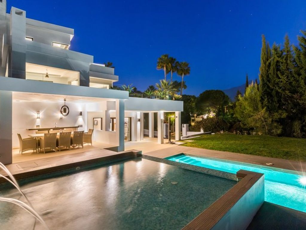 Villa Chalet De 582 M2 En Venta En Nueva Andalucia Espa a 72612883