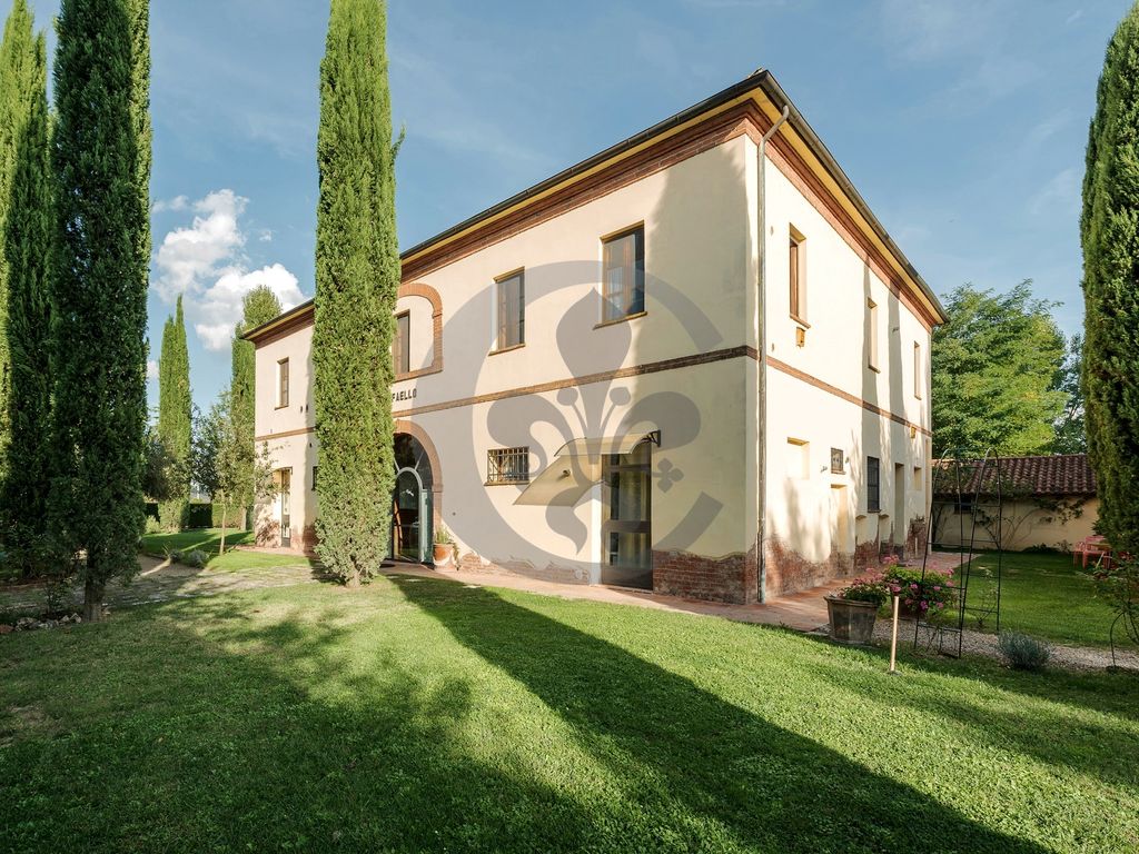 15 room exclusive country house for sale in Via del lago, Montepulciano