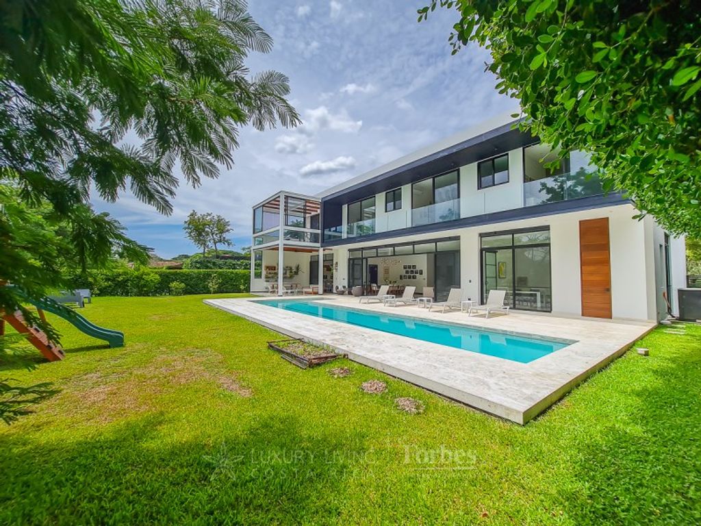 Элитный дом 999 м2 в продажа Pozos, Коста-Рика