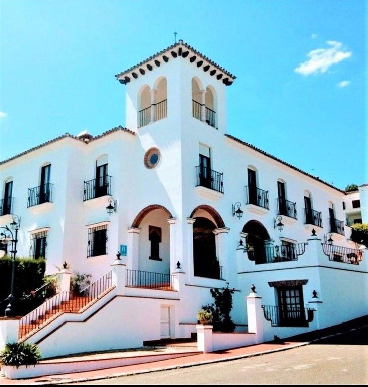 19 bedroom exclusive country house for sale in Seville, Andalusia