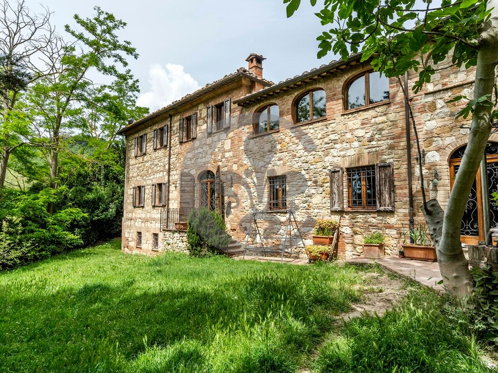 17 room exclusive country house for sale in Strada per Chianciano