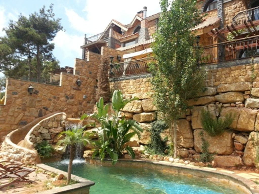 3 bedroom luxury Villa for sale in Bchamoun, Lebanon 24794921