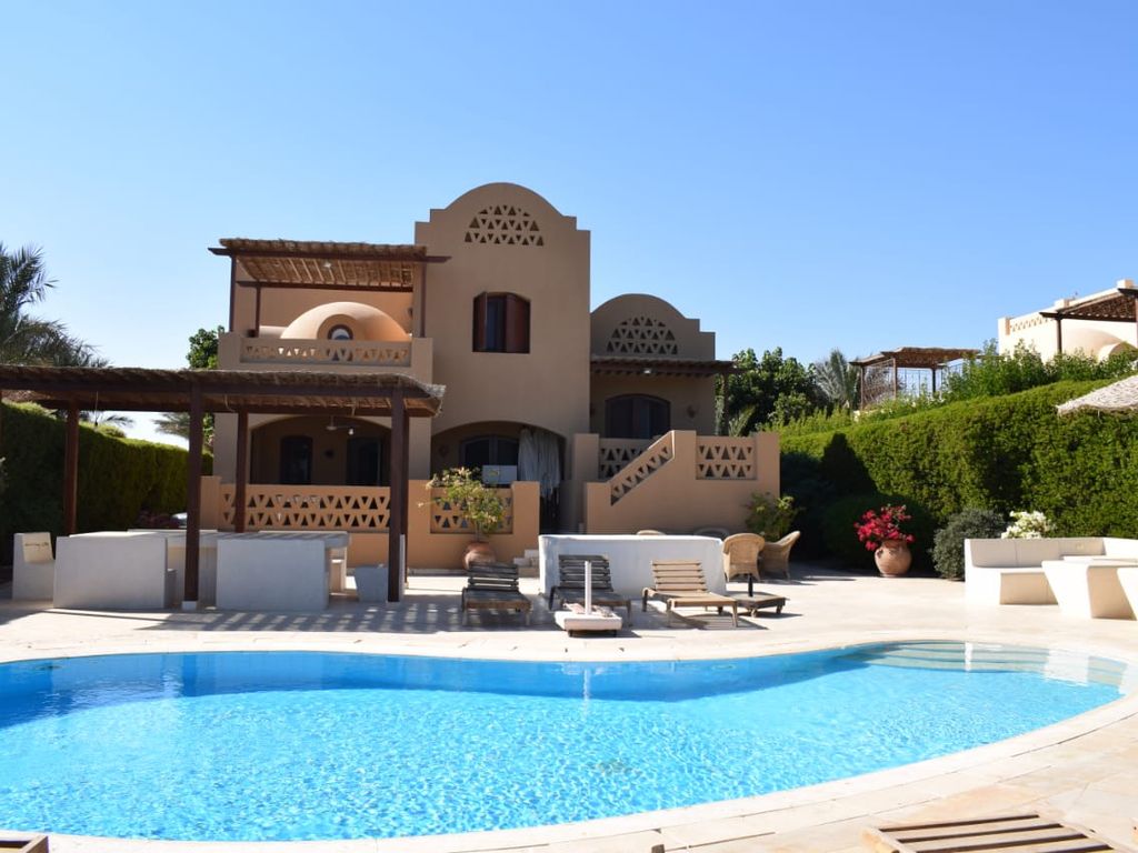 4 room luxury Villa for sale in Red sea , El gouna West Golf, El Gouna