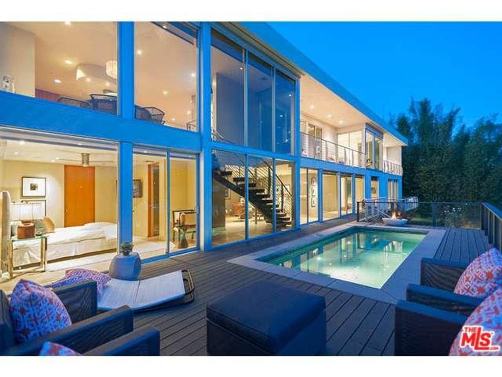 Luxury Farmhouse for sale in Los Angeles, California 11452341