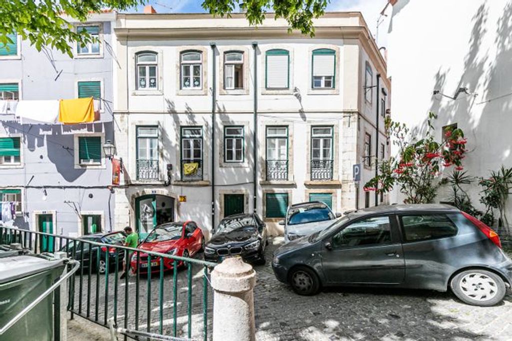 Luxury apartment complex for sale in Lisbon, Portugal 128956978
