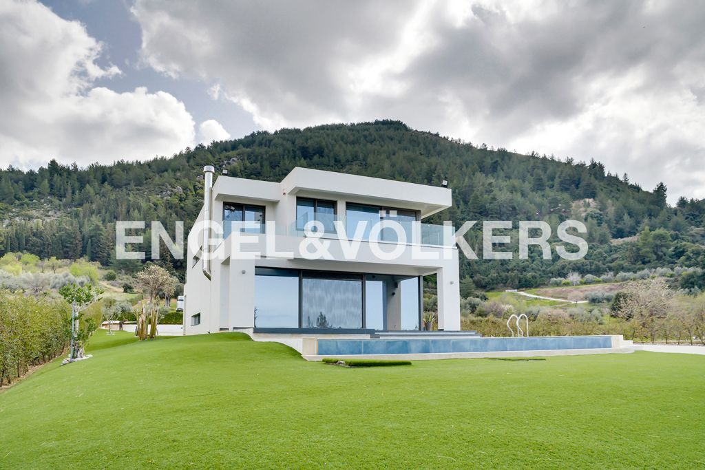 Maison de luxe de 4 chambres en vente Patras, GrèceOccidentale