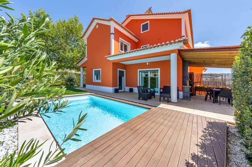 4 bedroom luxury Semidetached House for sale in Sintra, Lisbon