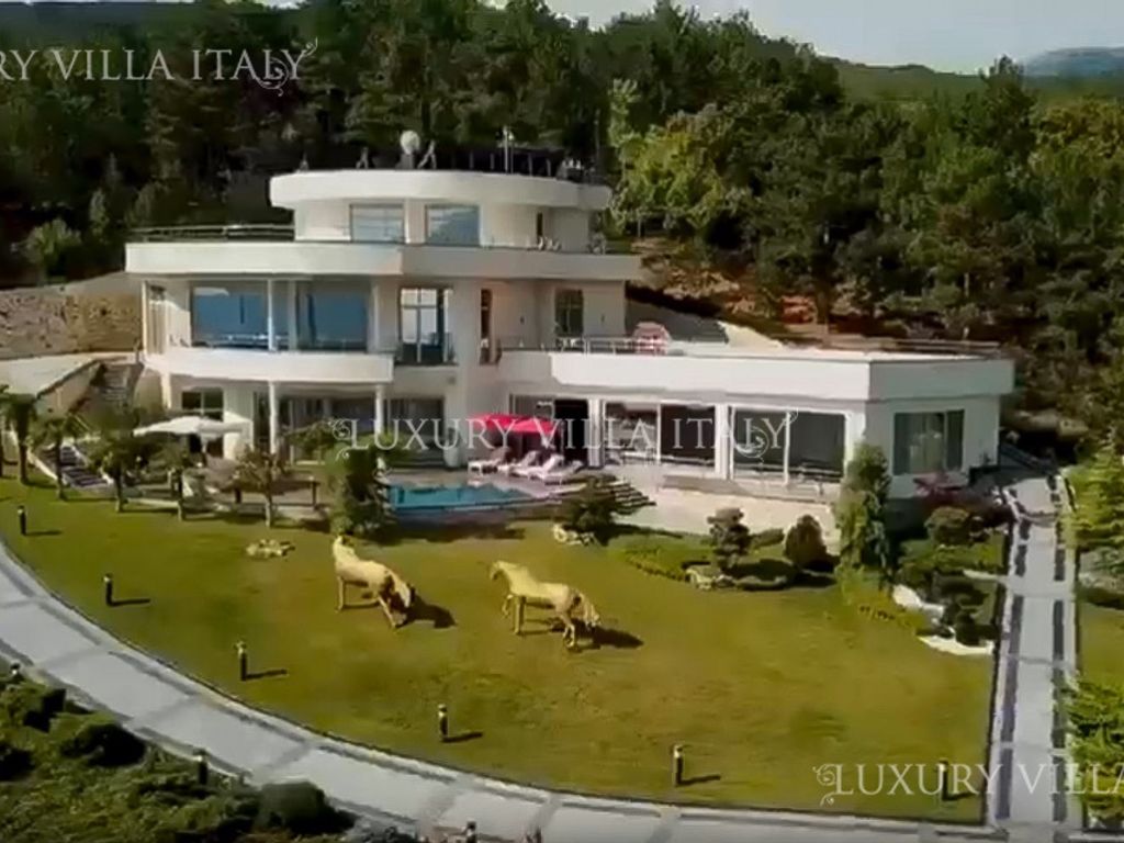 11 bedroom luxury Villa for sale in пгт.Форос, Yalta, Avtonomna