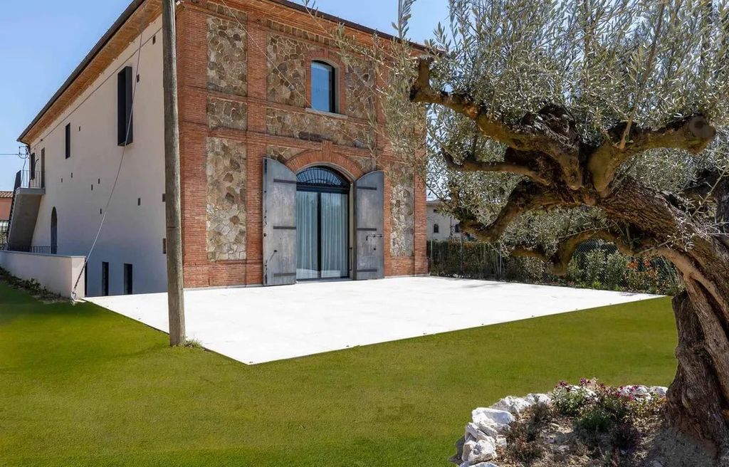 Villa di 720 mq in vendita Via Gora e Barbatole, Pistoia, Toscana