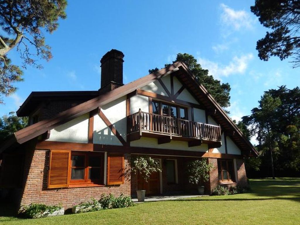 6 bedroom luxury House for sale in Punta del Este, Uruguay 10270784