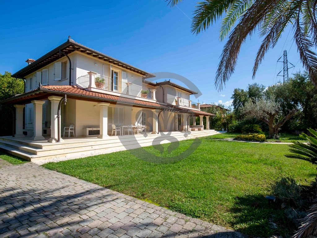 Villa di 600 mq in vendita Via Flli Cervi, Forte dei Marmi, Lucca, Toscana