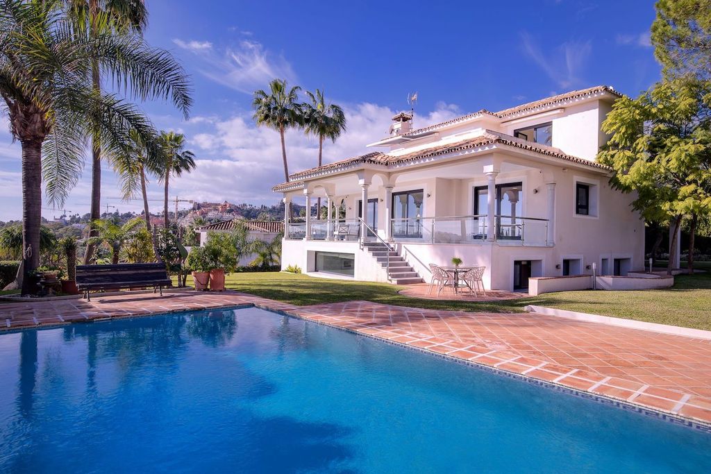 5-bedroom-luxury-villa-for-sale-in-marbella-andalusia-128595270