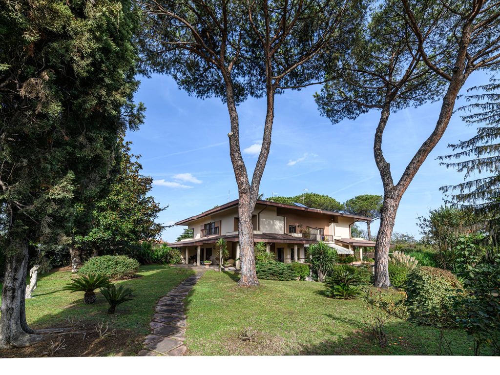 Villa di 650 mq in vendita Via Fermo Ognibene, Roma, Lazio