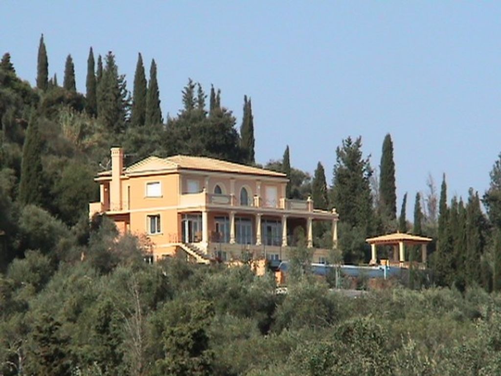 4 bedroom luxury Villa for sale in Gouvia, Corfu, Nomós Kerkýras