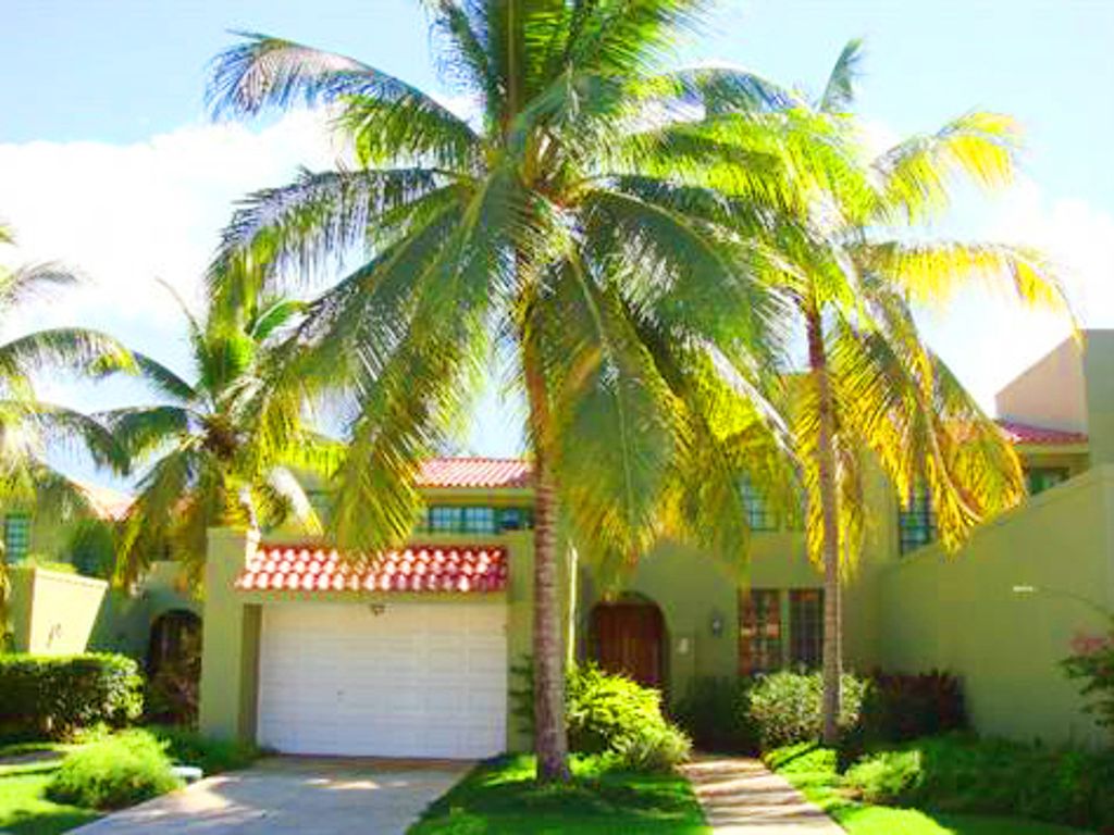 3 bedroom luxury House for sale in Street 693, DORADO REEF, Dorado, P.R