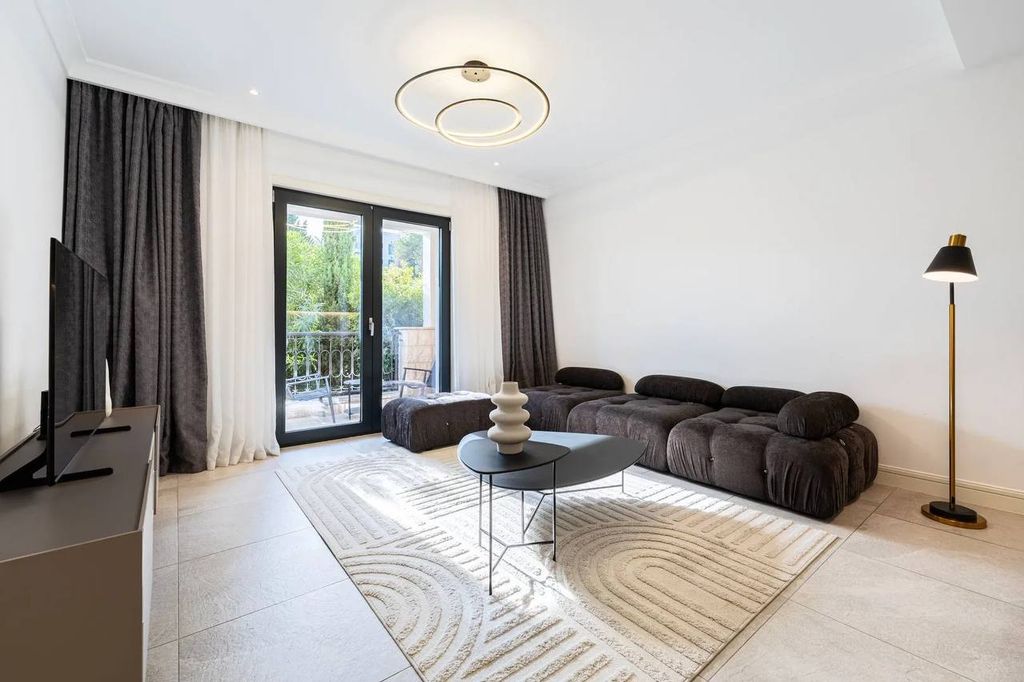Престижная квартира в Продажа Lustica bay, Тиват, Tivat