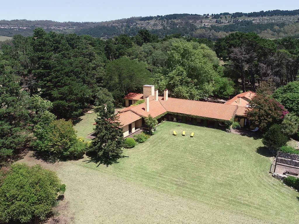 Casa de campo de alto standing de 5 dormitorios en venta Balcarce