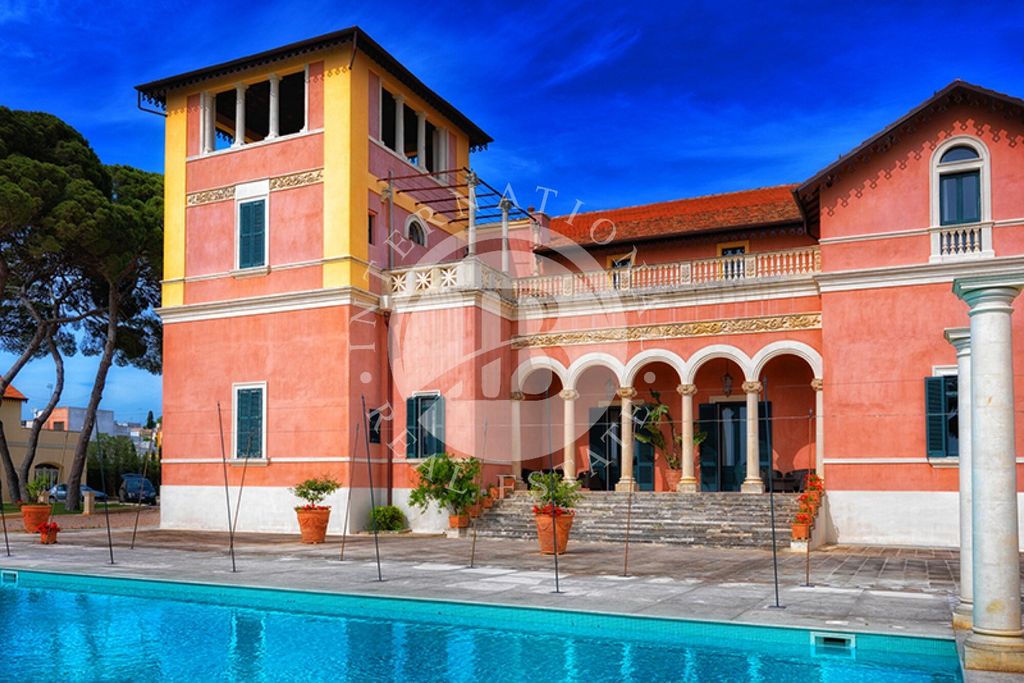 Prestigiosa villa di 2300 mq in vendita Casarano, Italia