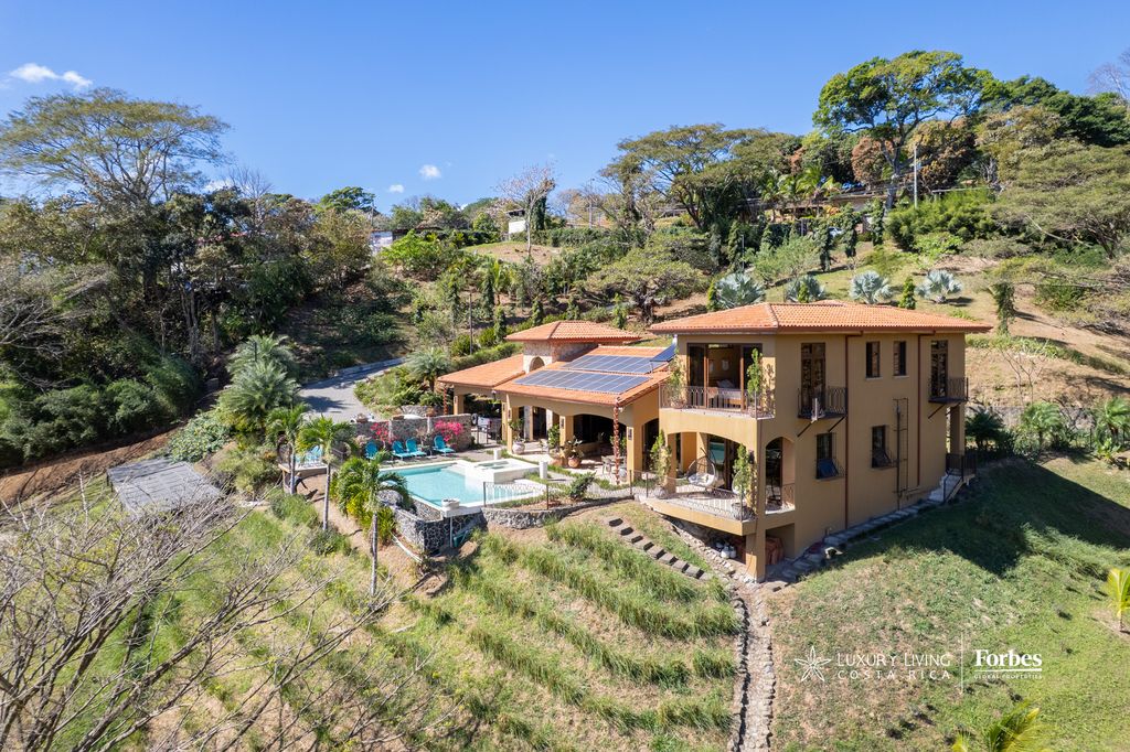 Престижный Особняк 454 м2 в Продажа Alajuela, Atenas, Provincia de Alajuela