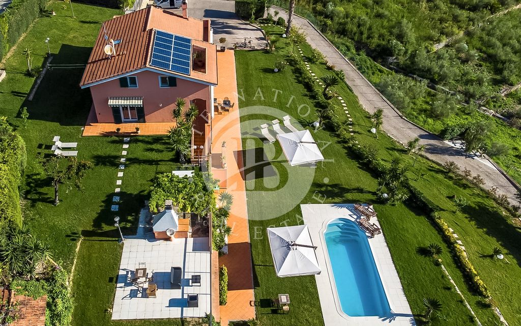 Prestigiosa villa di 300 mq in vendita Sanremo, Liguria