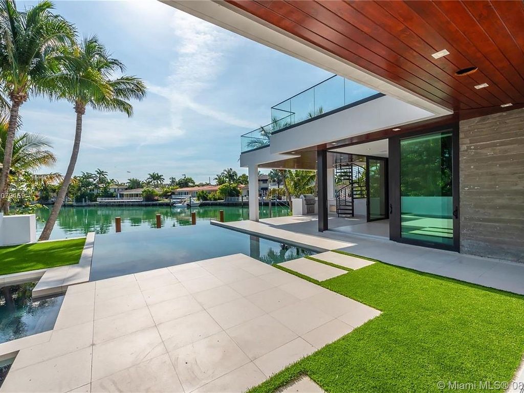 6 bedroom luxury Villa for sale in 1413 Biscaya Dr, Surfside, Miami-Dade, Florida