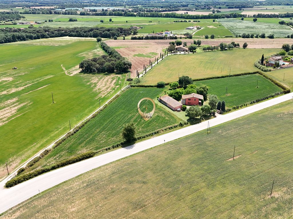 Элитный Коттедж 399 м2 в Продажа GIV-6741, Cassà de la Selva, Girona, Cassà de la Selva, Каталония