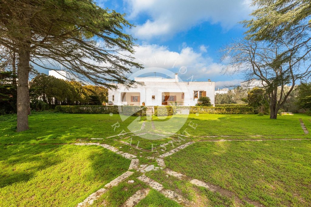 Prestigiosa villa di 1100 mq in vendita Castrignano del Capo, Puglia