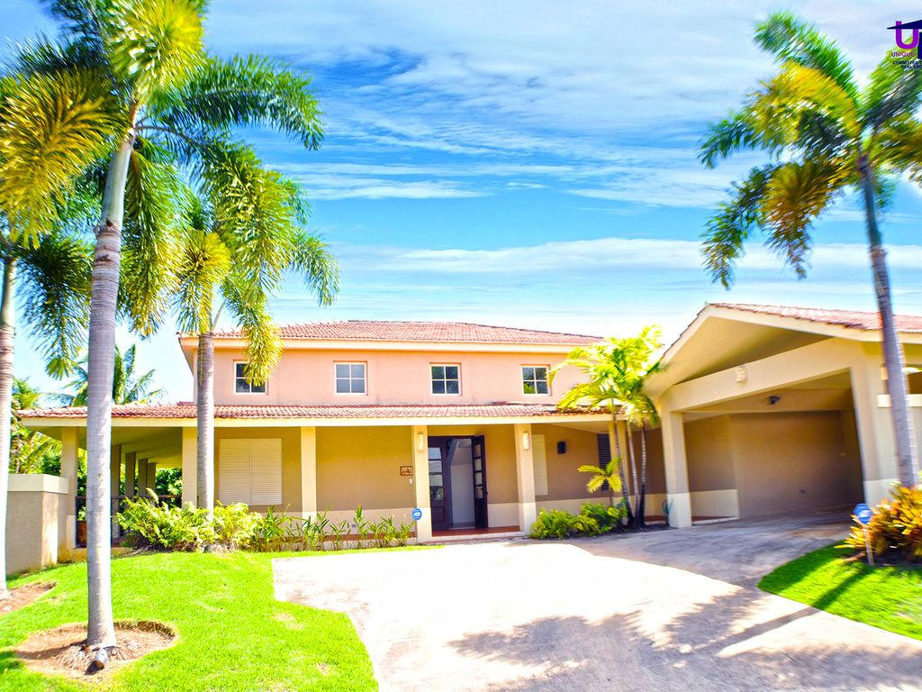 4 bedroom luxury House for sale in Sabanera Dorado, Dorado, P.R