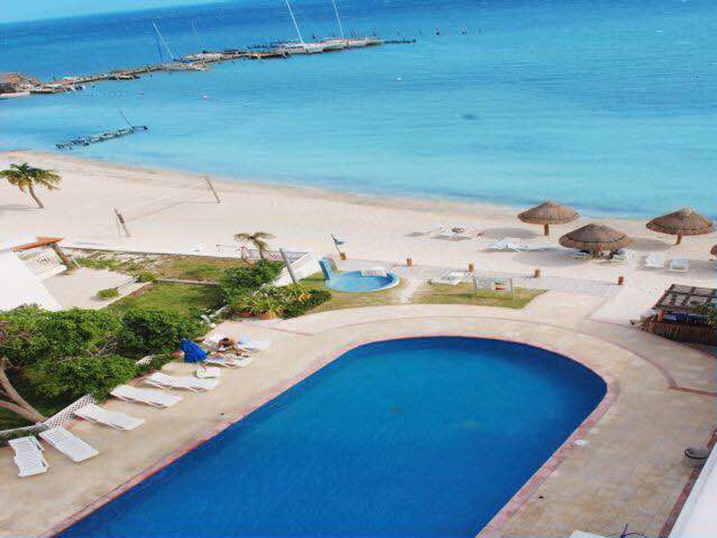 322 room luxury Hotel for sale in Cancún, Mexico 27794822