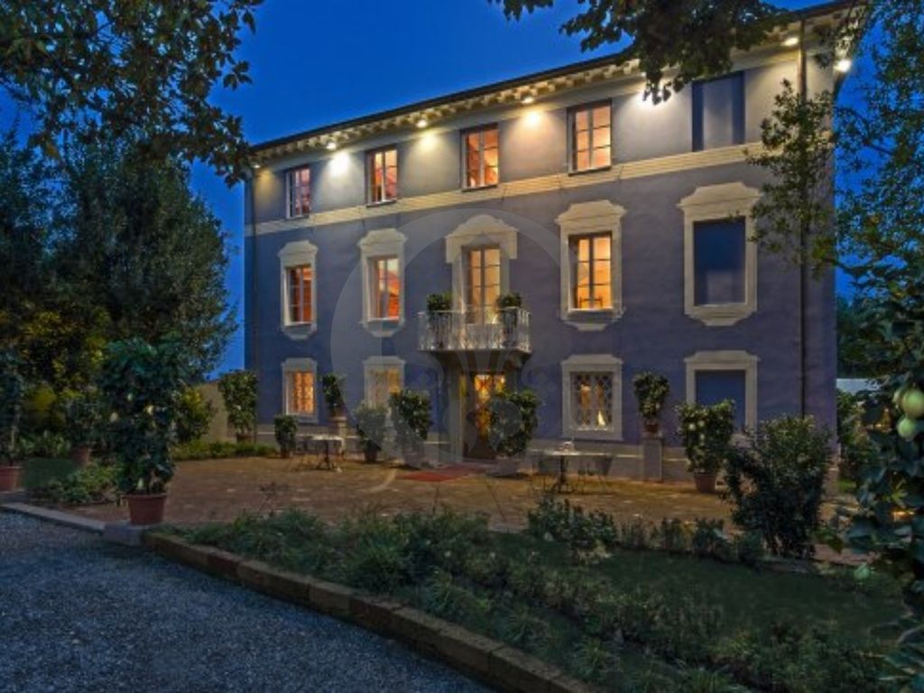 Hotel di lusso di 1120 mq in vendita Traversa ⅱ Via Per Vorno, Lucca, Toscana