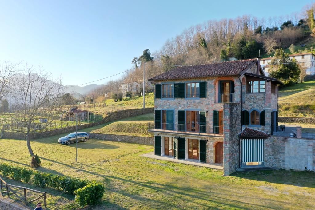 Prestigiosa villa di 450 mq in vendita Barga, Italia