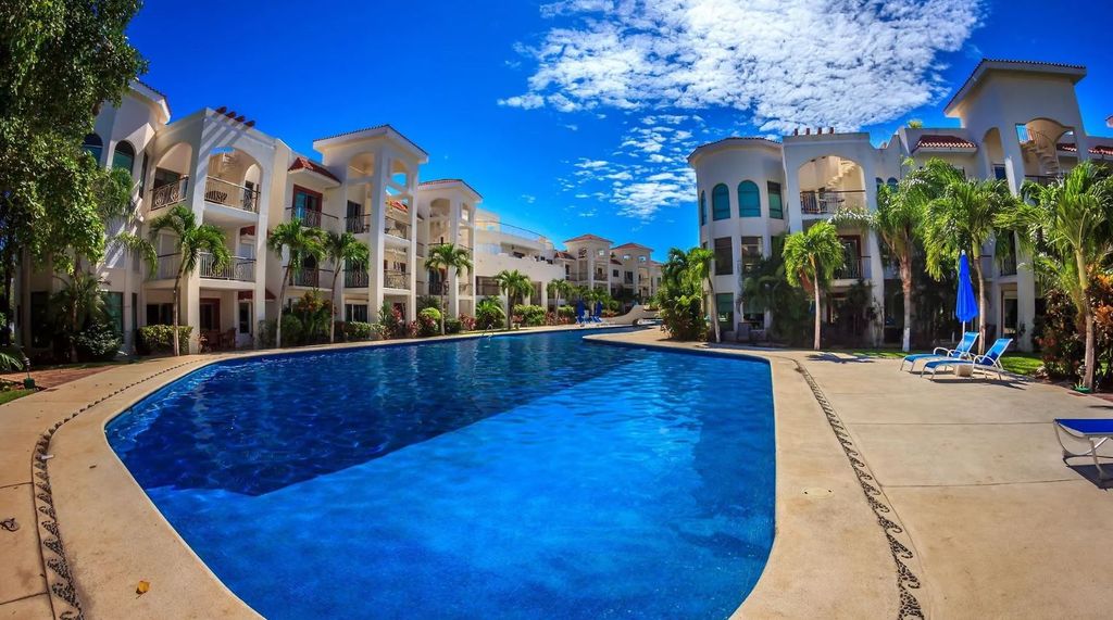 Престижная квартира 117 м2 в Продажа Playacar, Мексика