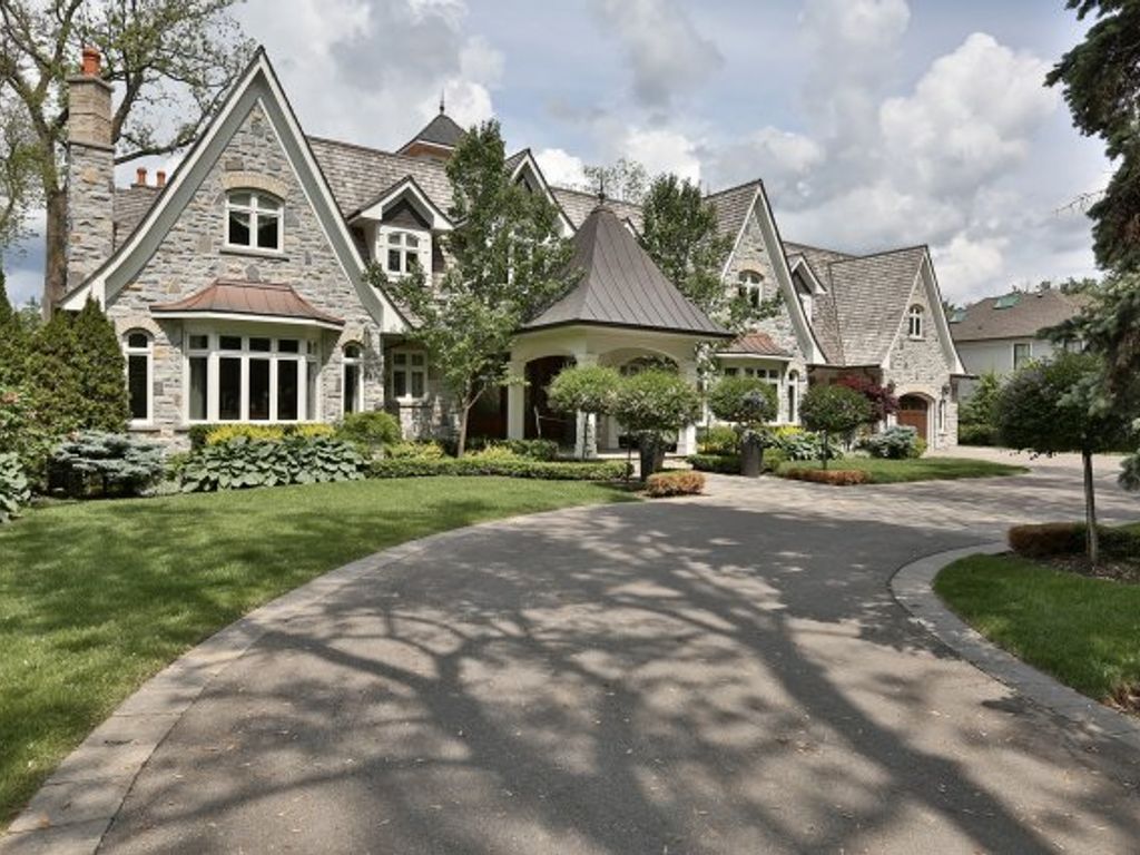 23 room luxury Detached House for sale in 163 Chartwll Road Oakville On