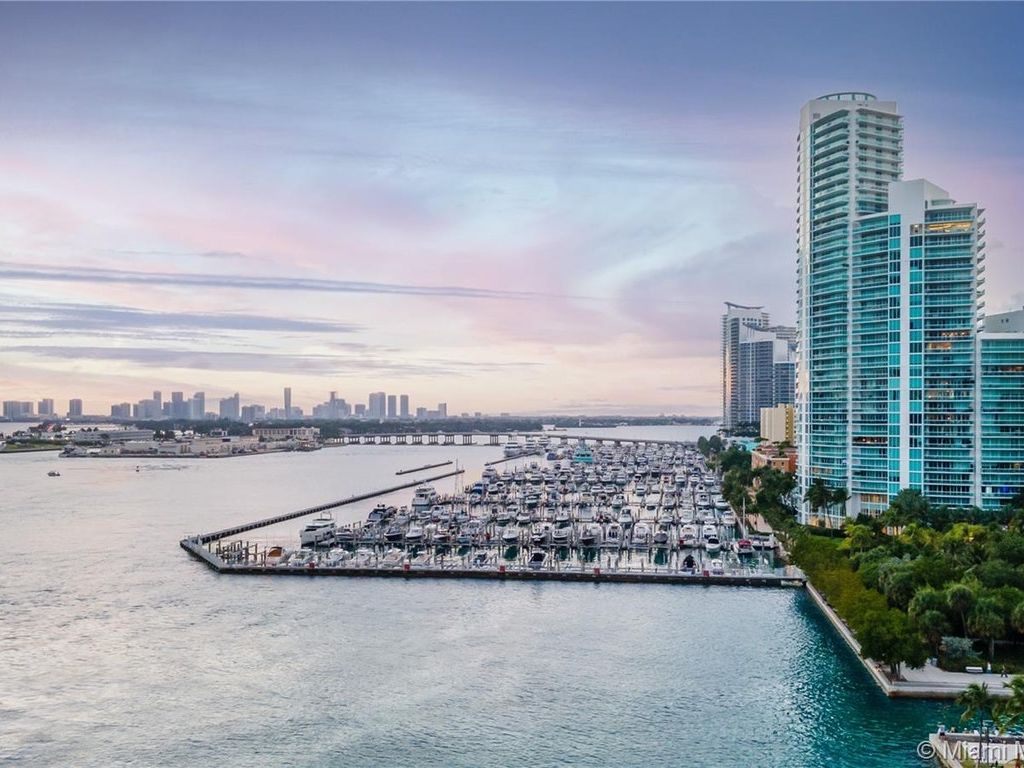 3 bedroom luxury Flat for sale in 1000 Pointe Dr, Miami Beach, Miami-Dade, Florida