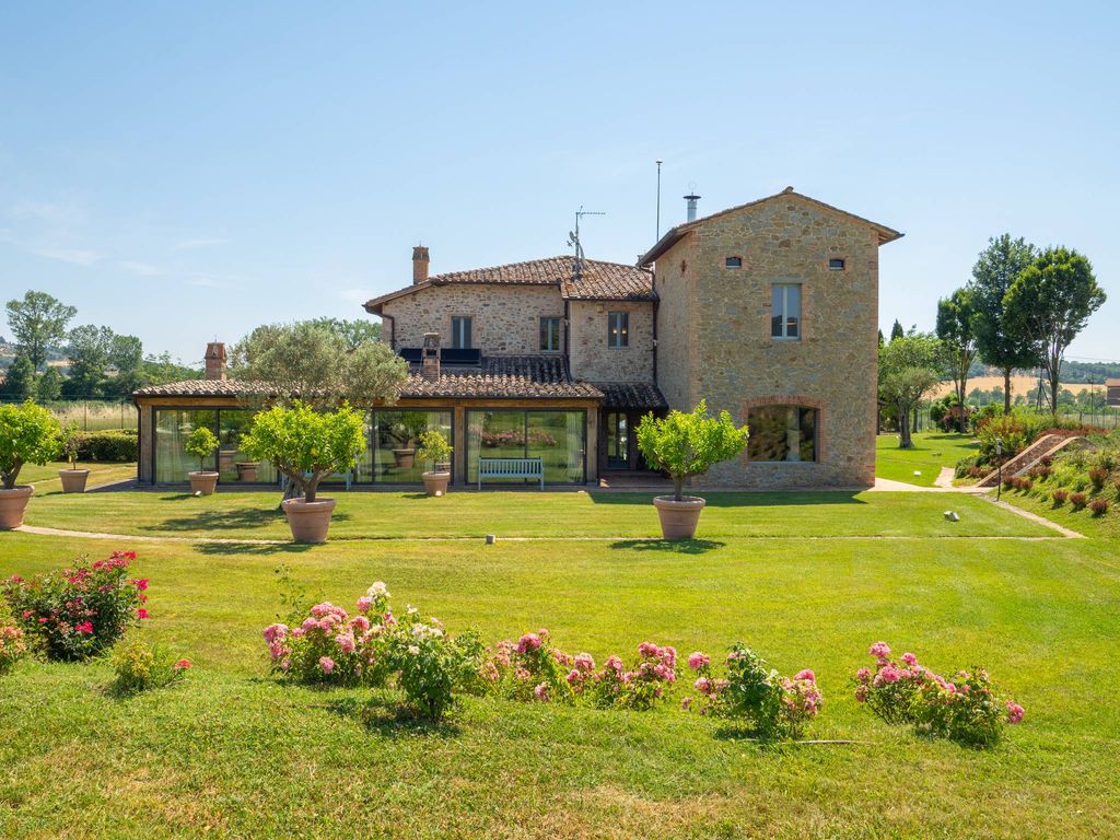 18 room luxury Villa for sale in Via Gualtiero ficola, Mugnano ...